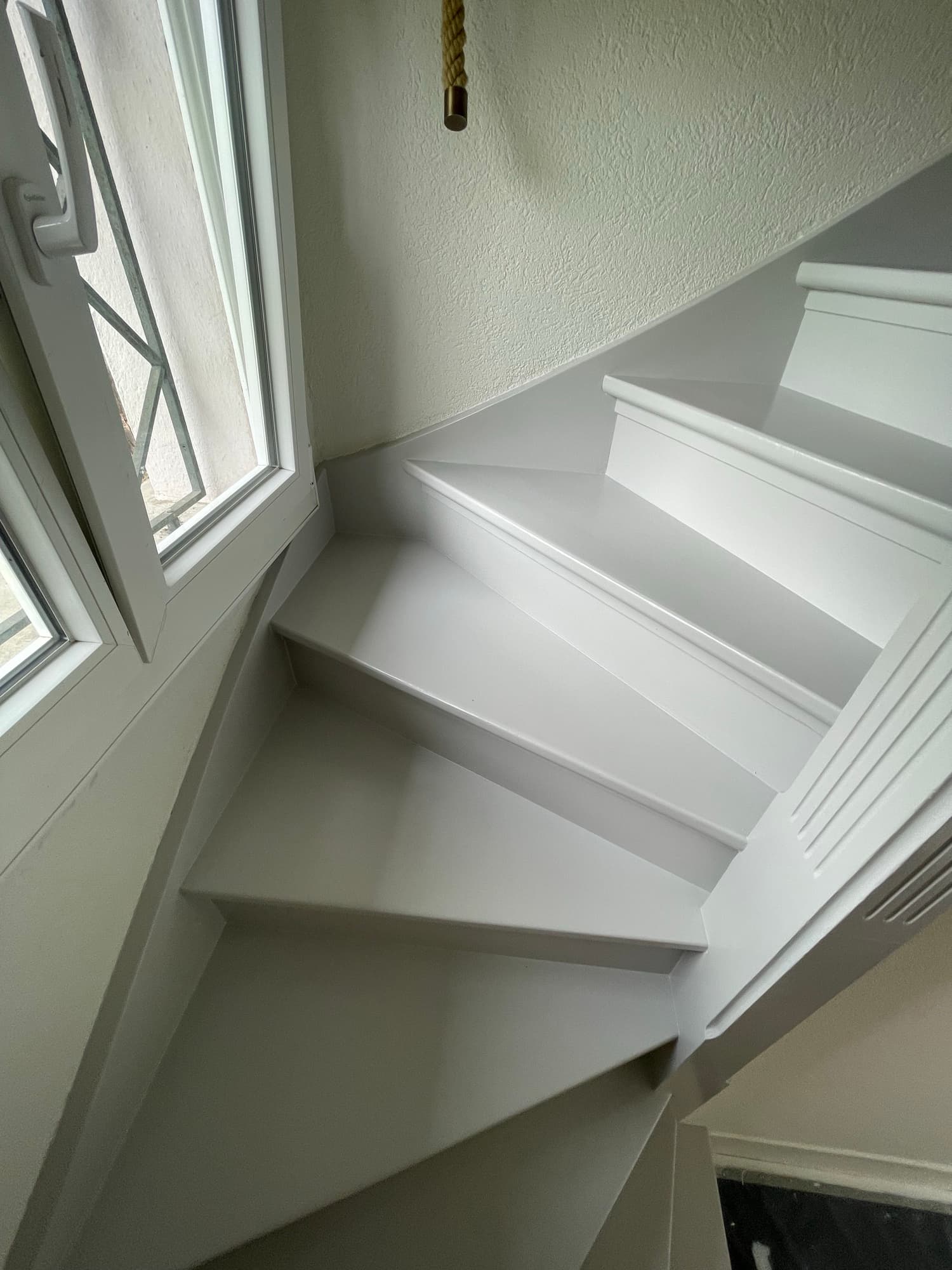 Escalier rénové à Plan-les-Ouates, avant et après
